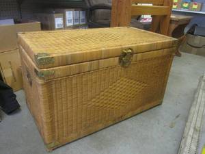 lot 217 image: (BR1) Wicker Trunk with Brass Hardw...