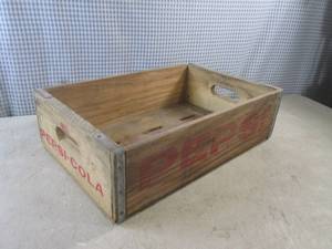 lot 349 image: (EW4) Vintage Wood Pepsi Cola Crate...