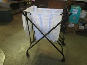 lot 350 image: (BR2) Laundry Hamper...