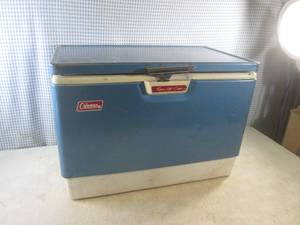 lot 338 image: (F-3) Vintage Coleman Snow-Lite Coo...