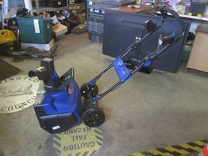 lot 1 image: (BR2) SnowJoe 21 Inch 15 Amp Electr...