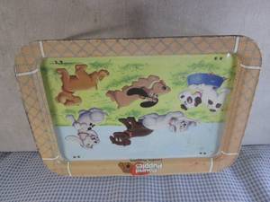 lot 37 image: (EC1) Vintage 1985 Pound Puppies Me...