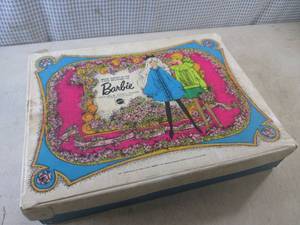 lot 39 image: (EW3) Vintage 1968 The World Of Bar...