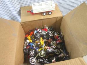 lot 44 image: (CSB) Box of Assorted Mostly Toy Mo...
