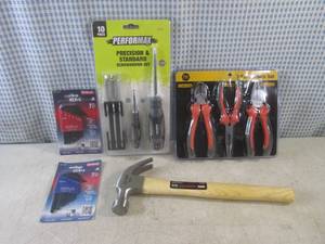 lot 100 image: (BS) New Hand Tools...