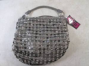 lot 106 image: (H-2) Luxcessories Purse - New with...