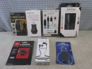 lot 126 image: (EC1) Assorted Small Electronic Com...