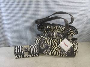 lot 144 image: (BSB) Silverake Purse and Ustyle Wa...