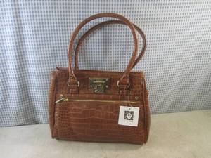 lot 145 image: (BSB) New Anne Klein Purse ...