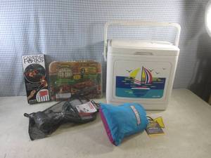 lot 170 image: (CS) Igloo 24 Cooler, Charcoal Eco-...