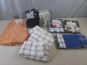 lot 172 image: (BSB) Washclothes and Kitchen Towel...