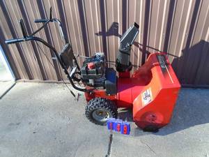 Murray 524 snow blower. Good used condition. As shown.