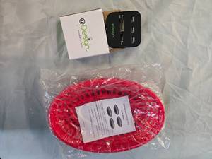 lot 27 image: Lot of All-in-One Multi Card Reader with 3 USB Ports & a Set of 4 Bugger Baskets  Brand New