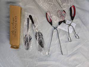 lot 34 image: Lot of 2 Sets of Items 2 Tongs & 2 Spatulas  Brand New
