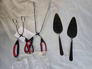 lot 35 image: Lot of 2 Sets of Items 2 Tongs & 2 Spatulas  Brand New