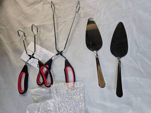 lot 37 image: Lot of 2 Sets of Items 2 Tongs & 2 Spatulas  Brand New