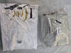 lot 42 image: Lot of 2 Items 1 Metropolitan T-Shirt (Size XL) & 1 Fancy Sonia Kashuk Bag  Brand New