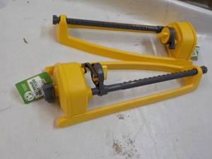 2 ct Expert Oscillating Sprinklers...