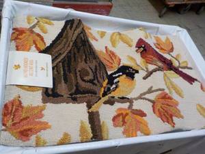 Hand Hooked Accent Rug 22 x 38 Mem...