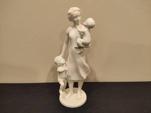KAISER Porcelain Figurine Mother and Children
