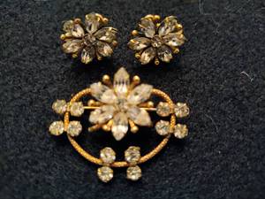 Vintage AMCO Brooch & Screw-Back Earring Set 120 12K