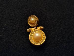 Vintage RICHELIEU Gold Tone Rhinestone & Faux Pearl Pendant