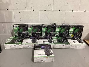 lot 518 image: LOT OF 11 RIG 400HS Stereo Gaming Headset for PS4 with Noise-Cancelling Mic