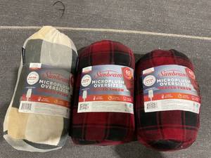lot 150 image: LOT OF 3 Sunbeam Microplush Oversized Heated Throw Blankets