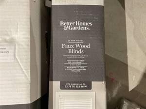 lot 363 image: LOT OF Better Homes and Gardens Faux Wood Blinds