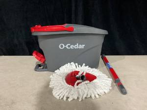 lot 372 image: O-Cedar EasyWring Spin Mop & Bucket System