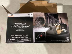 lot 397 image: Way to Celebrate Halloween Fog Machine 400W