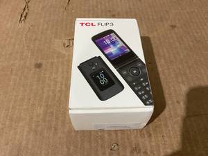 lot 341 image: Tracfone TCL Flip 3, 16GB