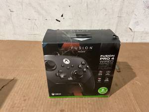 lot 352 image: PowerA FUSION Pro 4 Wired Controller for Xbox Series XS