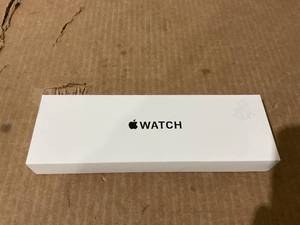 lot 11 image: Apple Watch SE (2nd Gen) GPS 40mm Smartwatch with Starlight Aluminum Case MXE3LLA