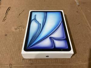 lot 4 image: Apple 11 iPad Air M2 Wi-Fi 128GB Blue