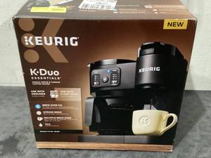 lot 680 image: Keurig K-Duo Essentials, Hot & Iced Single-Serve K-Cup Pod Coffee Maker & Carafe