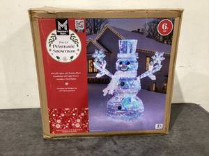 lot 652 image: Members Mark 6 Pre-Lit Prismatic Snowman