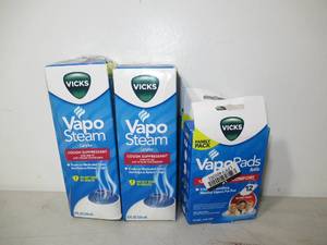 lot 30 image: (Mixed Lot of 4) 2 Vicks Vapo Steam (8 fl oz) & 2 Vicks VapoPads (24 Total)