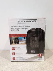 lot 4 image: NEW BLACK  DECKER PERSONAL CERAMIC HEATER