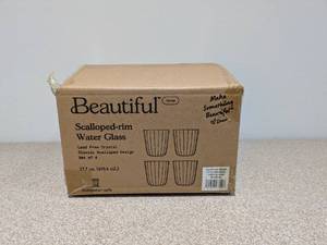 lot 28 image: NEW BEAUTIFUL SCALLOPED-RIM WATER GLASSES ( SET OF 4 )