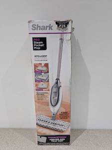 lot 55 image: SHARK PRO STEAM POCKET MOP ( MISSING ABSORBING PAD )