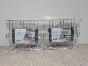 lot 76 image: 2 KITCHEN DETAILS SMALL SINK PROTECTORS