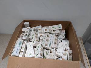 lot 82 image: MIXED BOX OF FISH SCALERS & FRUIT PEELERS