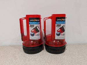 lot 75 image: 2 LIFEGEAR LANTERNSSPOTLIGHTS
