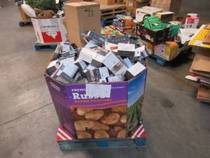 lot 110 image: Pallet of Store Overstock and Ecommerce Product and Returns