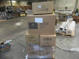 lot 112 image: Pallet of Store Overstock and Ecommerce Product and Returns - Vickerman XL Ornaments