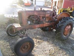 lot 2 image: Alice Chalmers WD 45 tractor, good ...