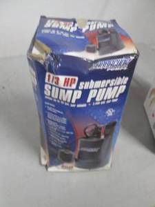 lot 20 image: Barracuda submersible pump...