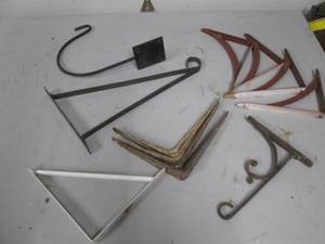 lot 32 image: Assorted brackets and hangers...