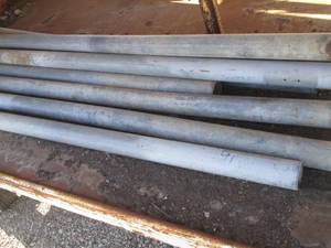 lot 91 image: 5 Pipes with bolt down stands...